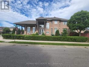 379 Sonoma Blvd in Vaughan, ON - Building Photo - Building Photo