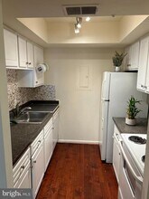 18336 Streamside Dr in Gaithersburg, MD - Building Photo - Building Photo