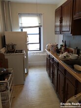 349 Pleasant St in Malden, MA - Foto de edificio - Building Photo