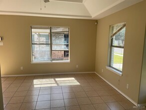 2015 W Western Dr in Edinburg, TX - Building Photo - Building Photo