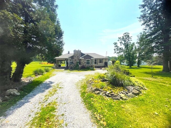 1198 Bantam Ridge Rd in Wintersville, OH - Building Photo - Building Photo
