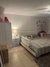 6950 NW 186th St, Unit 2-415 / Coral Gate in Hialeah, FL - Foto de edificio - Building Photo