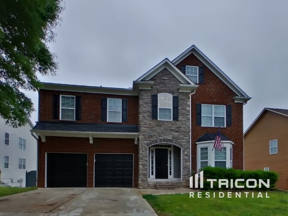 3751 Lanier Dr in Douglasville, GA - Building Photo