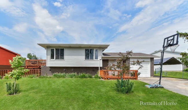 property at 2316 Apache Ln