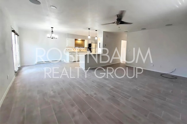 Stunning 3-bedrooms, 2-baths single-family home perfectly situated in the heart of Prescott Valley! in Prescott Valley, AZ - Building Photo - Building Photo