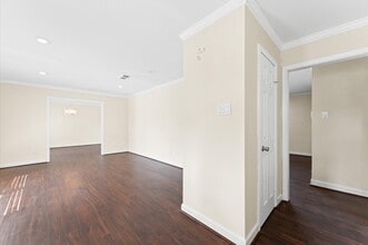 6026 McKnight St in Houston, TX - Building Photo - Building Photo