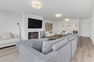 2595 Point Grey Rd in Vancouver, BC - Building Photo - Building Photo