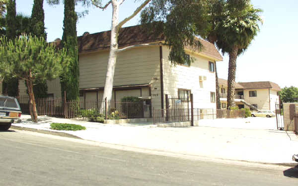 3412 Chapman St in Los Angeles, CA - Building Photo