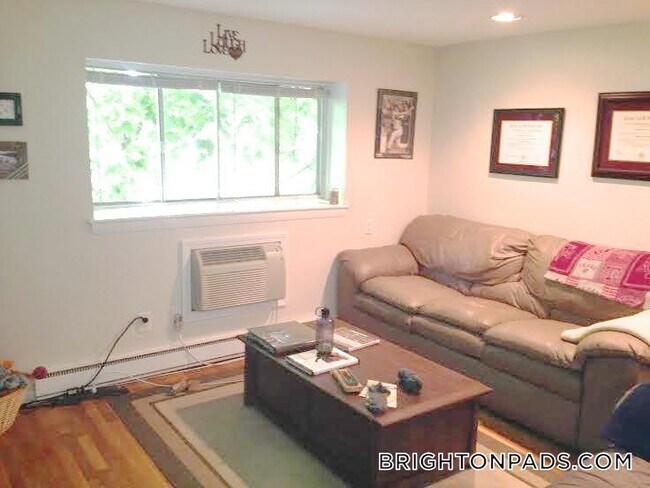 15 Euston Rd in Boston, MA - Building Photo - Building Photo