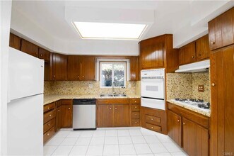 6417 White Oak Ave in Los Angeles, CA - Building Photo - Building Photo