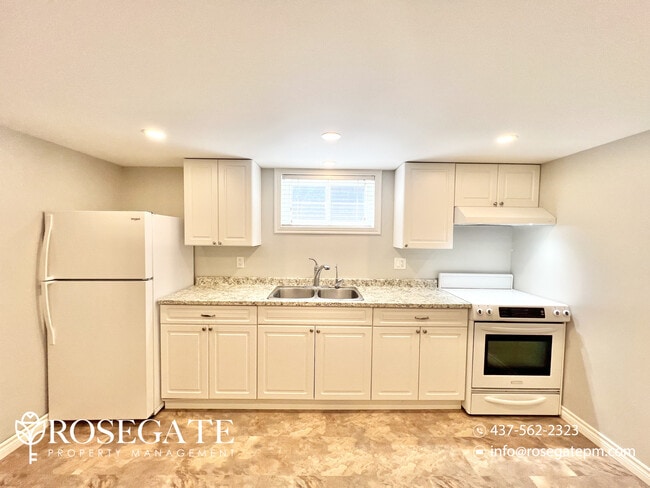 375 Lakeview Dr in Waterloo, ON - Building Photo - Building Photo