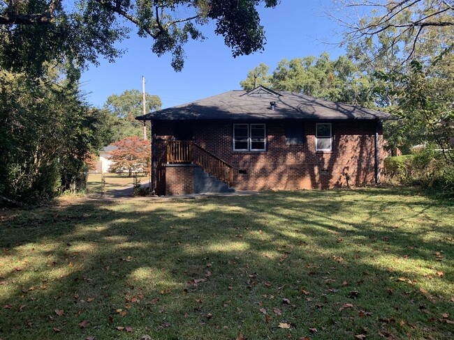 381 Sargent Dr SE in Atlanta, GA - Building Photo - Building Photo