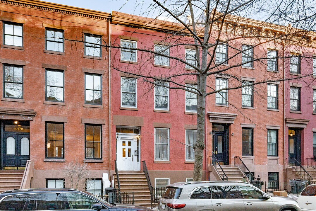 Estate Of Louise Imparato in Brooklyn, NY - Foto de edificio