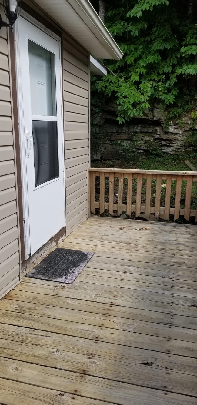 property at 615 W Main St