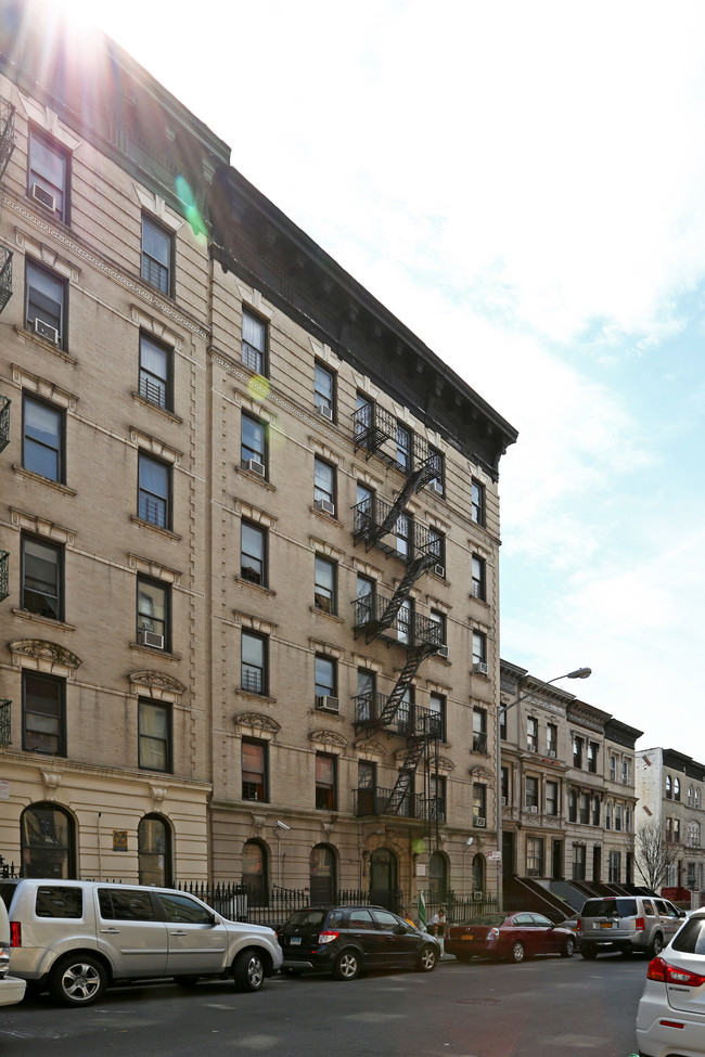 526-528 W 161st St in New York, NY - Foto de edificio - Building Photo