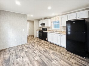 617 Kilkenny Dr in Utica, NY - Building Photo - Building Photo