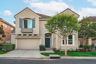 16 Clermont in Newport Beach, CA - Building Photo