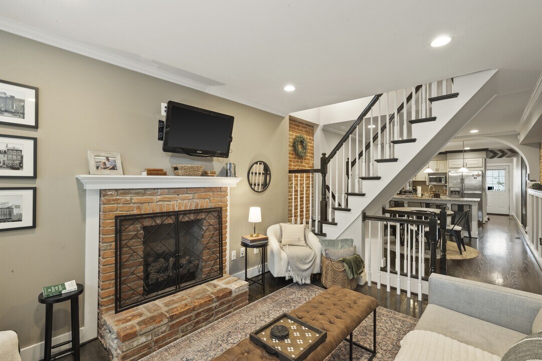 425 Gittings St in Baltimore, MD - Building Photo