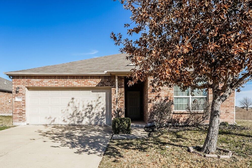 368 Magma Dr in Fort Worth, TX - Building Photo