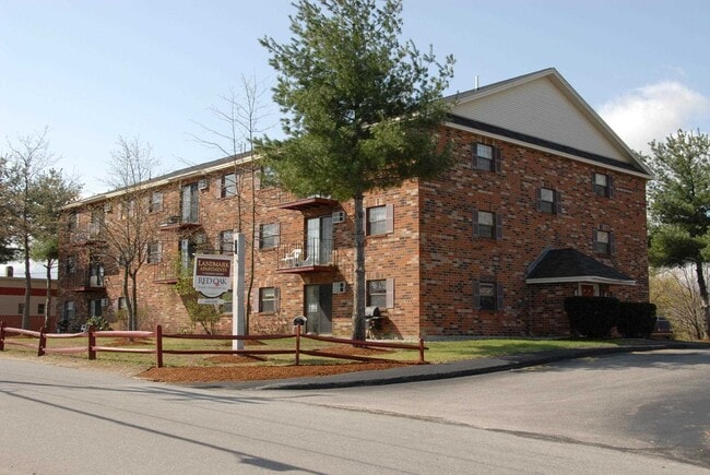 11 Railroad Ave in Derry, NH - Building Photo - Building Photo