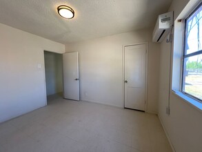 1510 W Yucca Ave-Unit -1510-B (664) in Artesia, NM - Building Photo - Building Photo