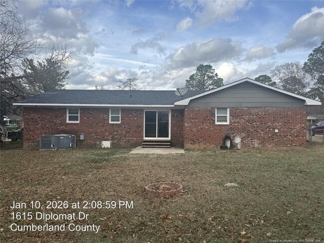 1615 Diplomat Dr in Fayetteville, NC - Building Photo - Building Photo