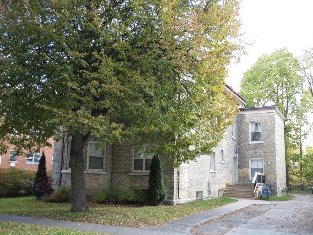 property at 26 Craig St