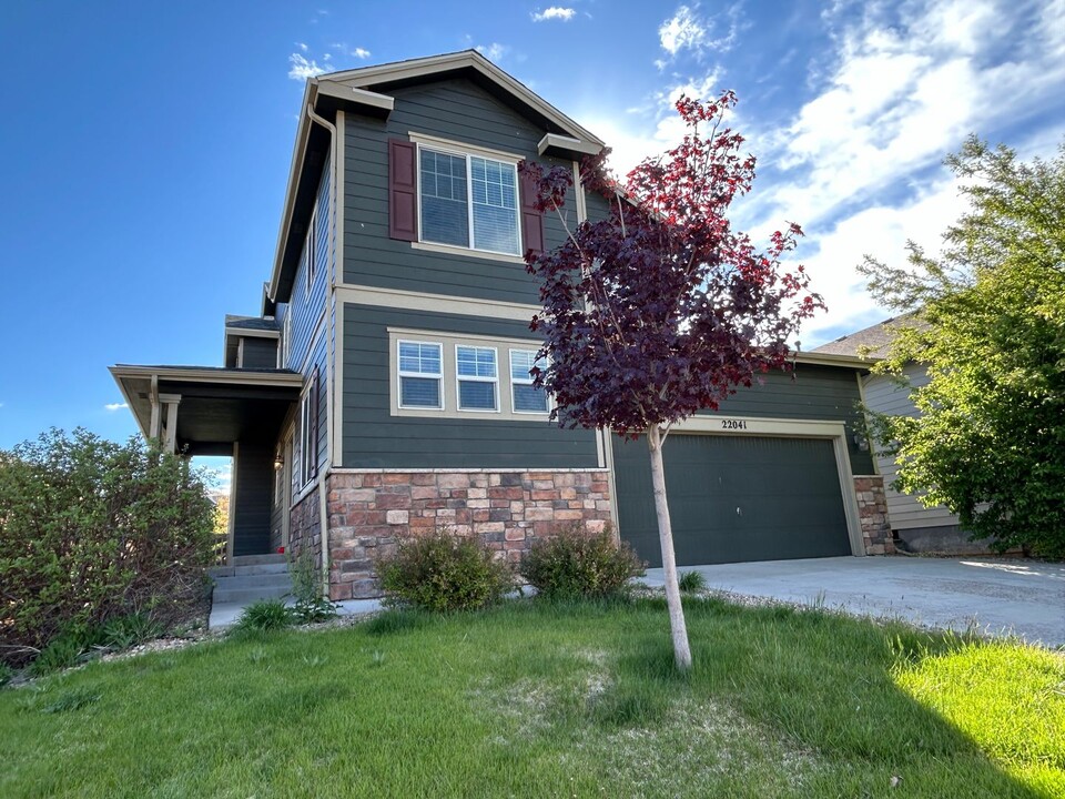 22041 E Pennwood Cir in Centennial, CO - Building Photo