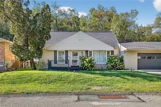 546 Roseland Ave in Pittsburgh, PA - Building Photo - Building Photo