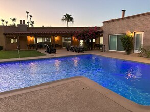 8111 N 65th St in Paradise Valley, AZ - Building Photo - Building Photo