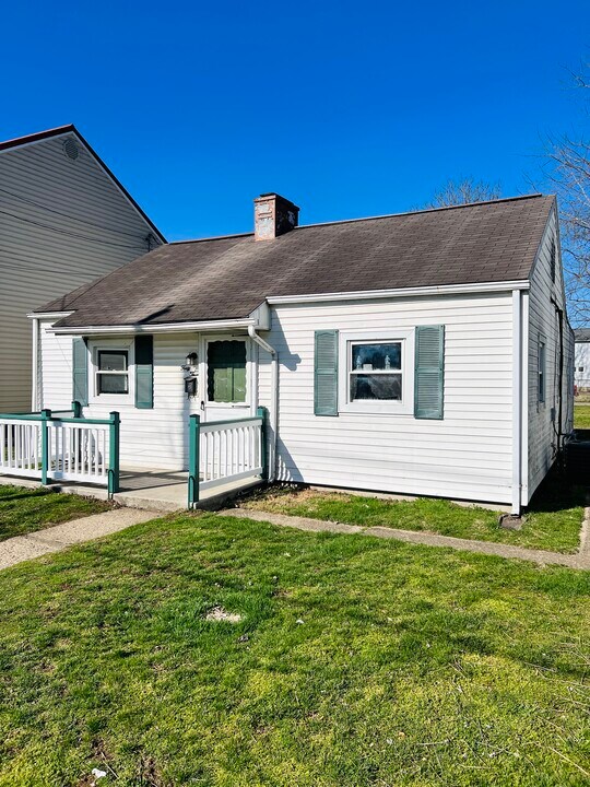 43 N Hazelwood Ave in Newark, OH - Building Photo