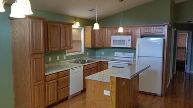 506 Laura Ln in Kill Devil Hills, NC - Building Photo - Building Photo