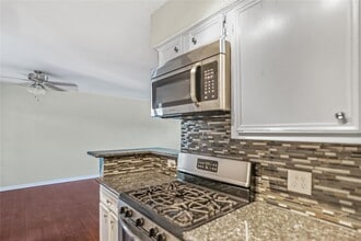 419 Marshall St, Unit 10 in Houston, TX - Foto de edificio - Building Photo