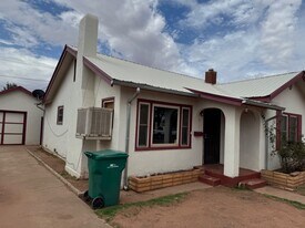 617 W Aspinwall St in Winslow, AZ - Building Photo