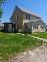 614 51st St in Moline, IL - Building Photo