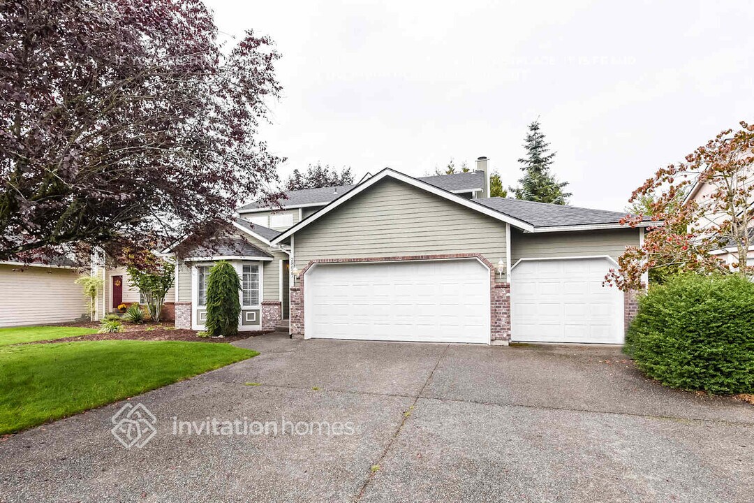 28027 234th Ave SE in Maple Valley, WA - Building Photo