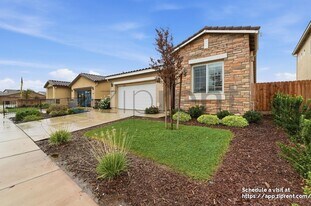 4612 Irma Dr in Merced, CA - Building Photo