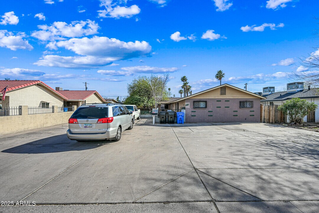 2115 W Glenrosa Ave in Phoenix, AZ - Building Photo