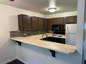 1930 Congress Cir in Anchorage, AK - Building Photo