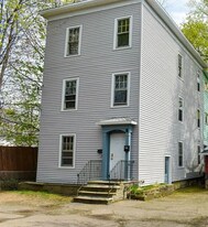 1706 Tracy St, Unit 2R in Endicott, NY - Building Photo