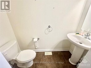 102 Brady Ave in Ottawa, ON - Building Photo - Building Photo