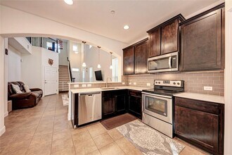 3240 E Whitestone Blvd in Cedar Park, TX - Building Photo - Building Photo