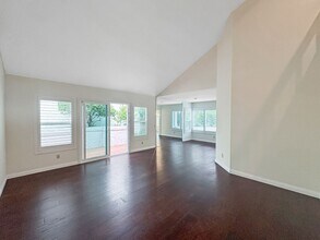 3475 Overpark Rd in San Diego, CA - Building Photo - Building Photo