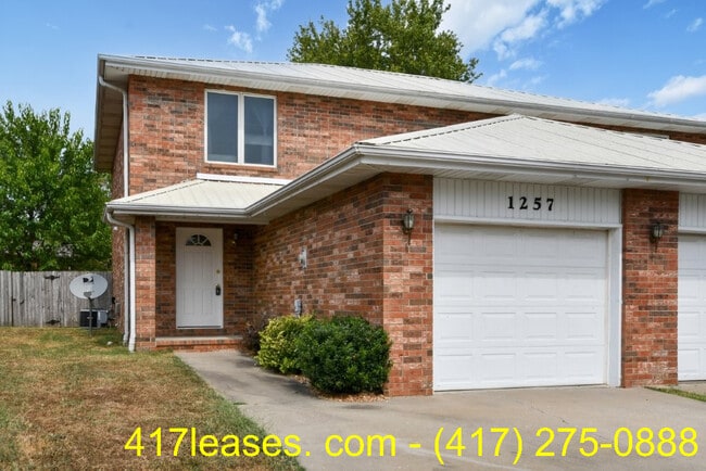 property at 1257 E Lakewood St