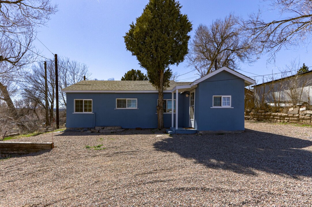 303 S Hendren Ave in Walsenburg, CO - Foto de edificio