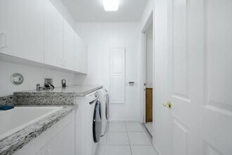 576 NW 120th Dr in Coral Springs, FL - Building Photo - Building Photo