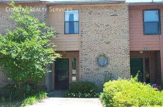 11 Poulton Dr NW