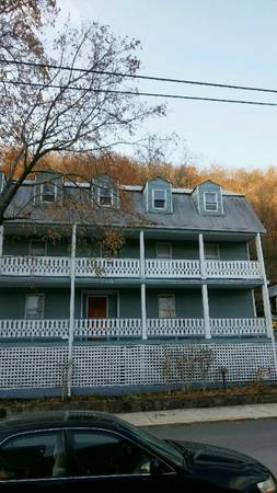 117 Wilkes St in Berkeley Springs, WV - Building Photo - Building Photo