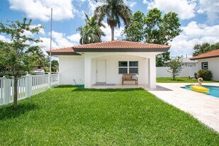 4680 SW 35th Ave in Fort Lauderdale, FL - Building Photo