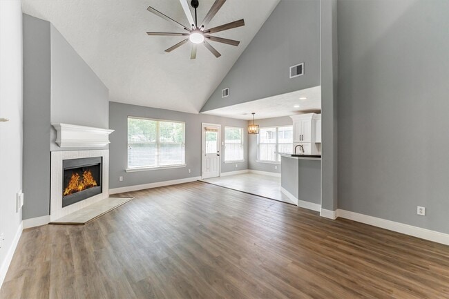 3227 Candlepine Dr in Spring, TX - Building Photo - Building Photo